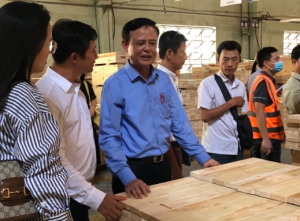 Thứ trưởng Thường trực Hà Công Tuấn thăm và làm việc với Hiệp hội Gỗ và Thủ công mỹ nghệ Đồng Nai